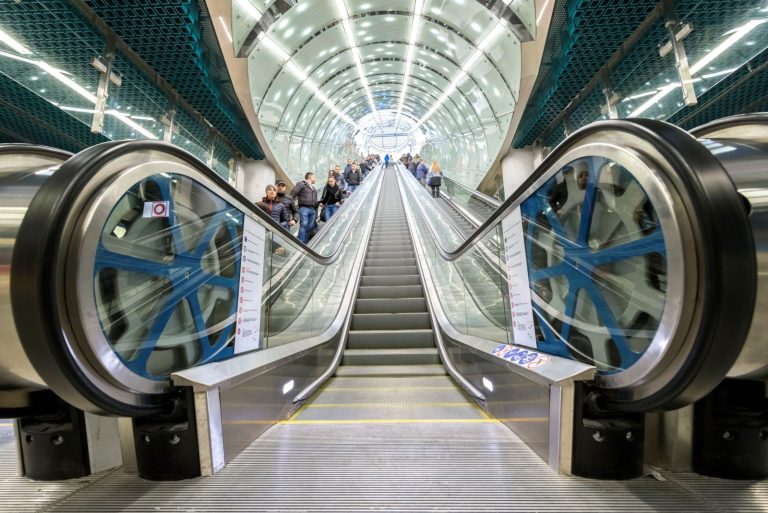 Warszawa. Ponad 2 mld zł z funduszy europejskich na rozwój metra i tramwajów