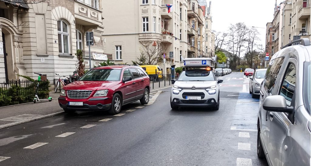 Mobilne maszyny do kontroli parkujących „na gapę” w Poznaniu