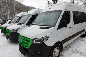 Tatry. Elektryczne busy ruszają do Morskiego Oka na majówkę