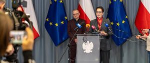 Szefowa służby cywilnej: obsada wyższych stanowisk powinna być oparta na kompetencjach