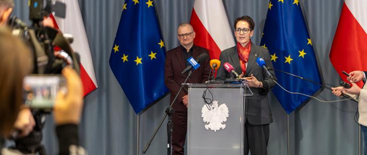 Szefowa służby cywilnej: obsada wyższych stanowisk powinna być oparta na kompetencjach