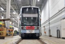 Pierwszy 30-letni tramwaj z Bonn przyjechał do Poznania