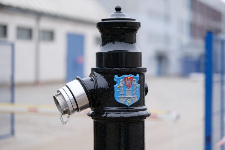 Historyczne hydranty odzyskują w Poznaniu dawny blask
