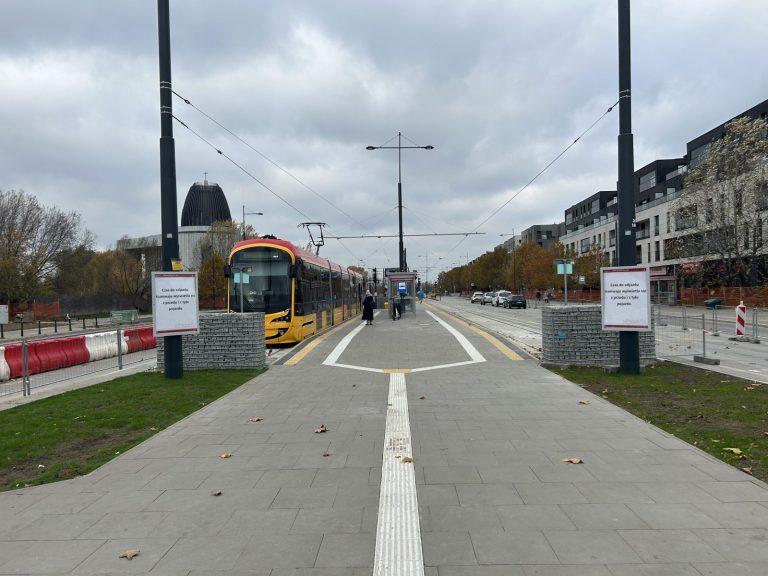 Mieszkańcy Miasteczka Wilanów skarżą się na hałas powodowany przez tramwaje