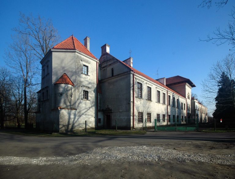 Zabytkowy zamek i park w Bykach zostaną przywrócone do życia