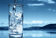 Hydrolożka: od kilku dni do tysięcy lat trwa “podróż” wody od opadu do szklanki