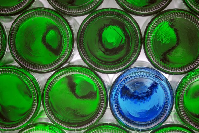 W tym roku 70 proc. odpadów szklanych powinno trafić do recyklingu. Polska sporo poniżej tego poziomu
