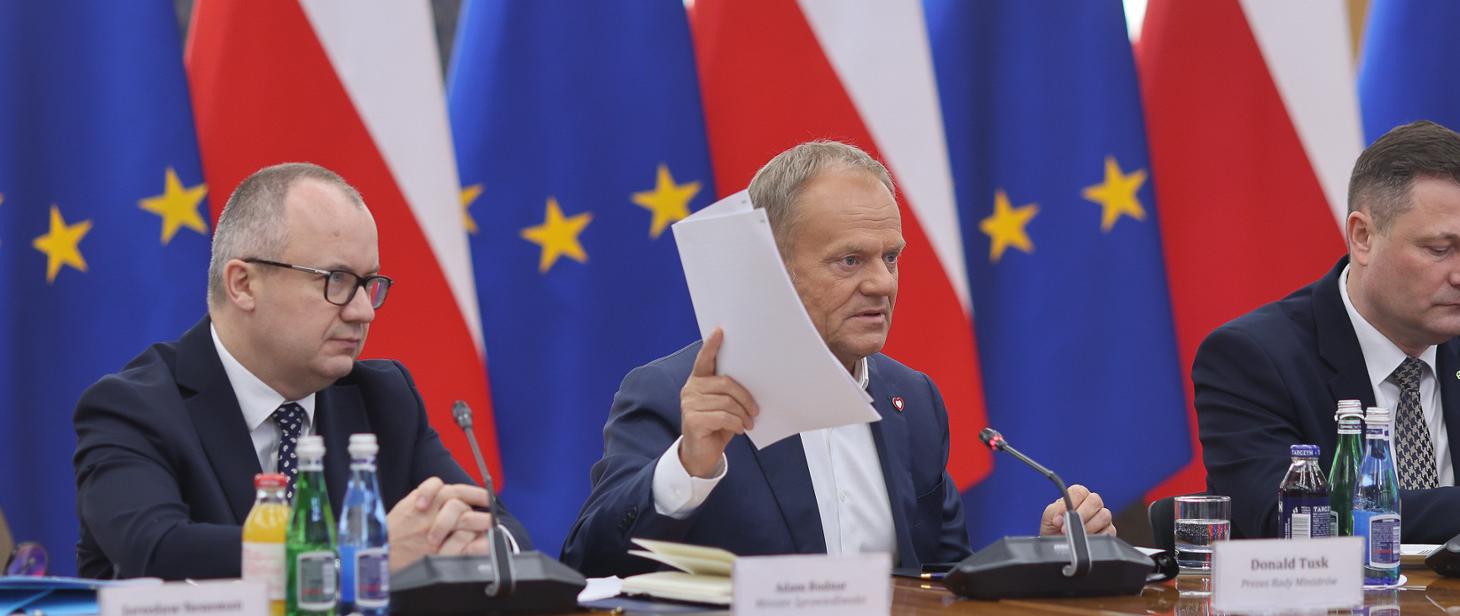 Premier: w pierwszym etapie deregulacji będzie ok. 120 ustaw, praca nad pakietem w Sejmie po wyborach 