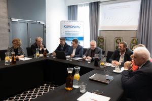Debata o wyzwaniach związanych w uzyskiwaniem decyzji i pozwoleń