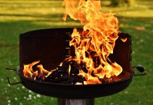 Nawet iskra może wywołać pożar w lasach. Ogniska i grille tylko w wyznaczonych miejscach