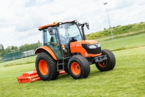 Kubota M4 – idealny ciągnik do pracy w przestrzeni miejskiej