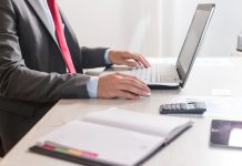 Korupcja menadżerska i nadużycia inspektorów ochrony środowiska. CBA zatrzymało pięć osób