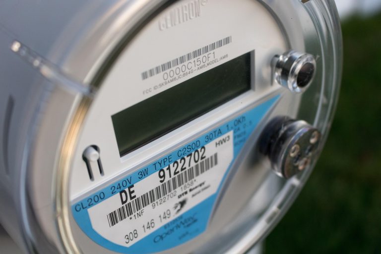 Mniej indywidualnych odbiorców energii korzystających z taryf