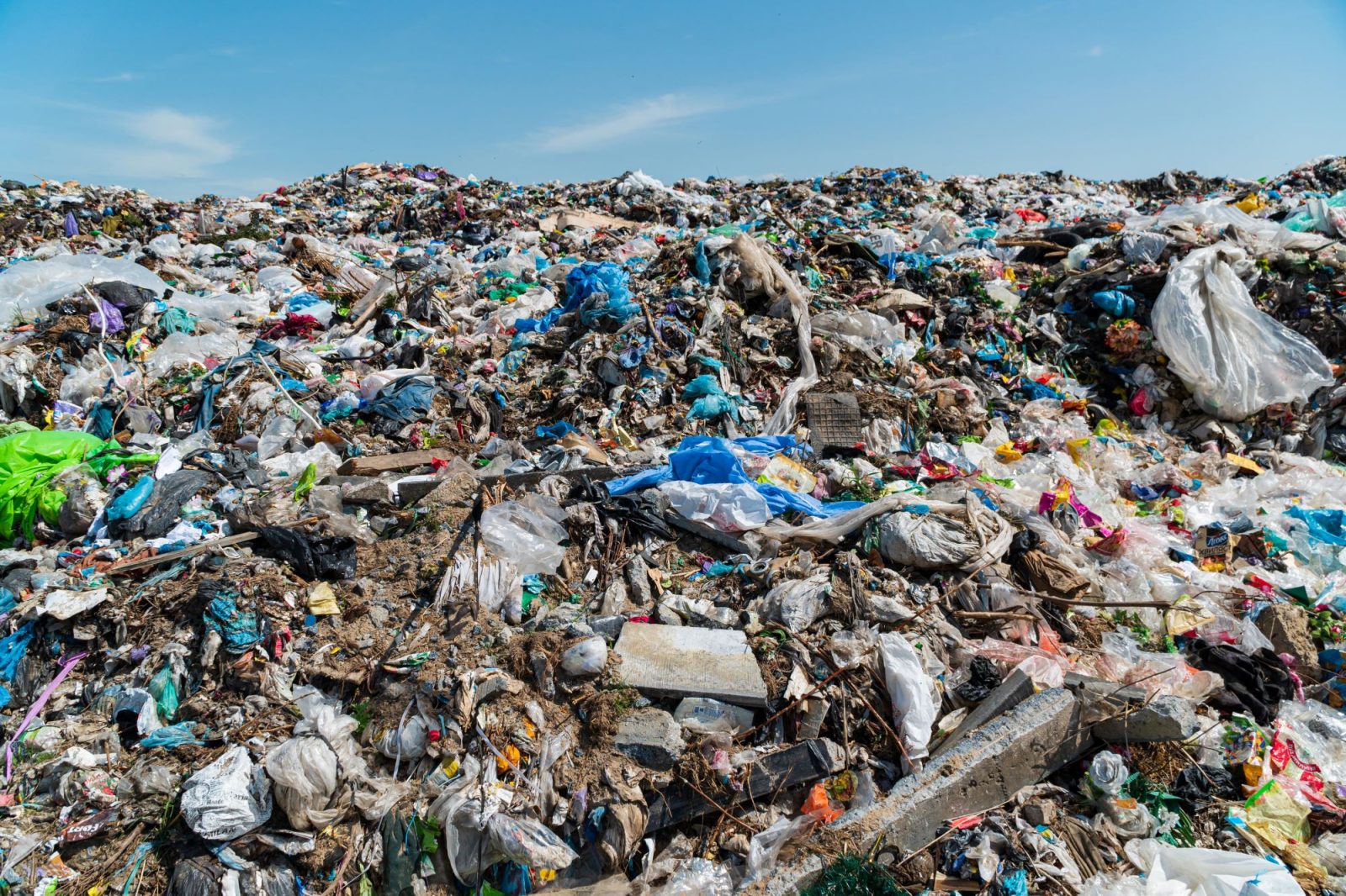 Składowanie odpadów komunalnych w Polsce. Najnowszy raport IOŚ-PIB do pobrania