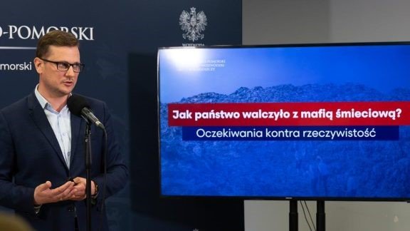 Wojewoda zawiesza Delegaturę WIOŚ w Toruniu. W tle mafia śmieciowa
