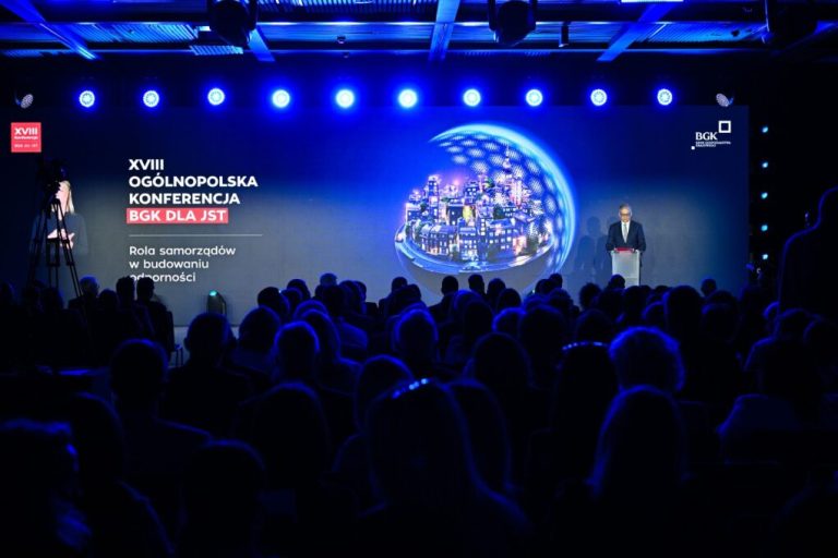 Zielona transformacja czy bezpieczeństwo? 3 tys. wniosków, 26 mld zł i nowy kierunek KPO