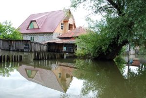 Wody Polskie w tym roku mogą wykupić ok. 100 budynków zniszczonych przez powódź z 2024 r.