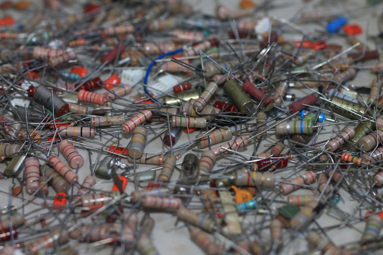 Nieużywana i zużyta elektronika o wartości 112 mld zł zalega w domach