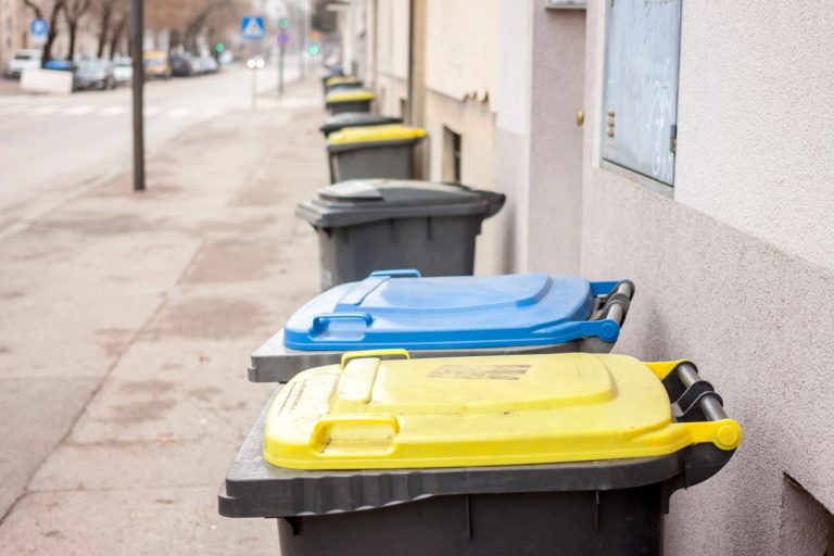 Kraków. Od 1 września podwyżka za odbiór odpadów – z 27 do 35 zł