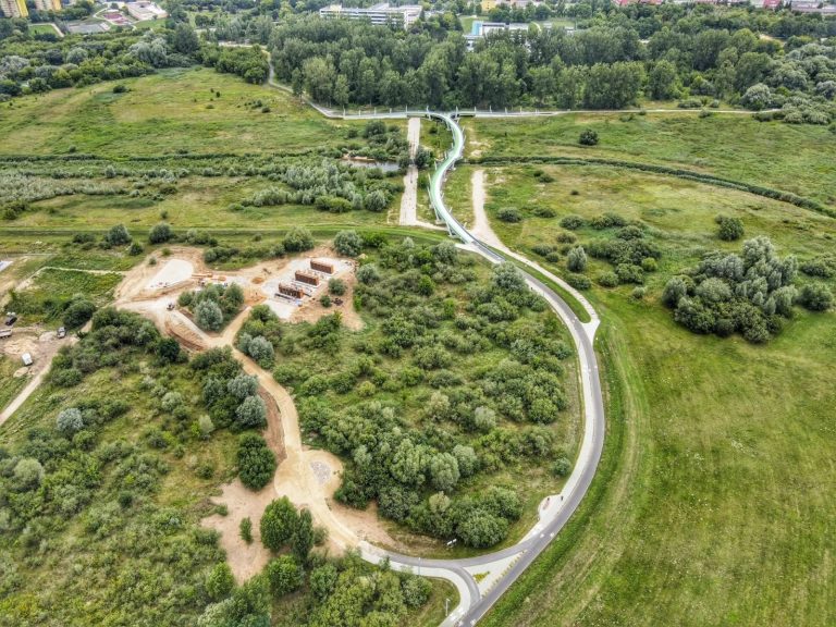 Zielona wyspa w centrum Konina. Tężnie solankowe na Pociejewie już prawie gotowe
