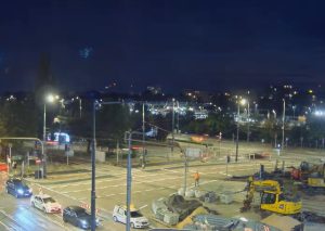 Warszawa. Nocna logistyka i ciężkie płyty. Trwa drugi etap remontu torowiska na placu Zawiszy