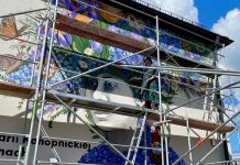 Konopnicka z muralu – nowy budynek szkoły w Lipinach łączy sztukę z edukacją