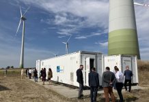 Magazyny energii to jedyna droga? Polski lider transformacji wykorzystuje je na potęgę