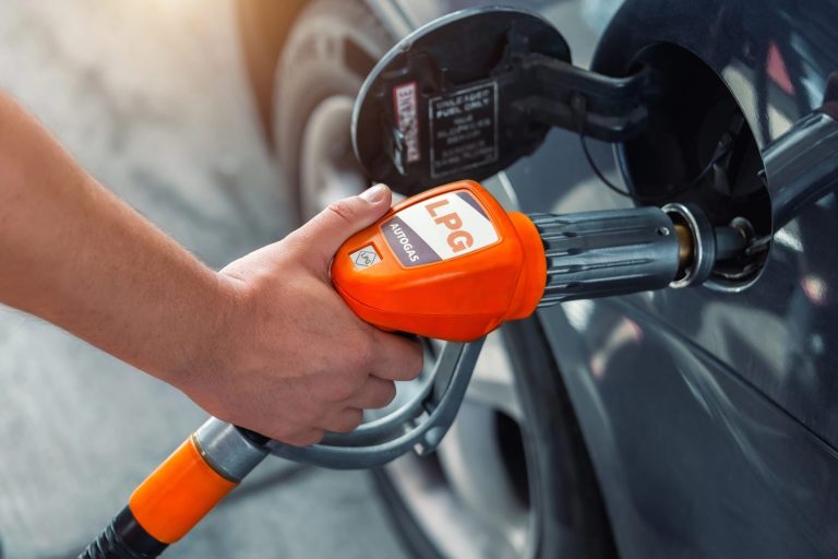 Branża paliwowa: Sankcje na LPG z Rosji i Białorusi obchodzone