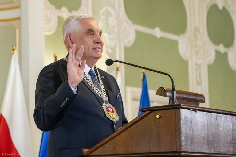 Prezydent Białegostoku będzie zarabiać 22 tys. zł miesięcznie. To decyzja radnych