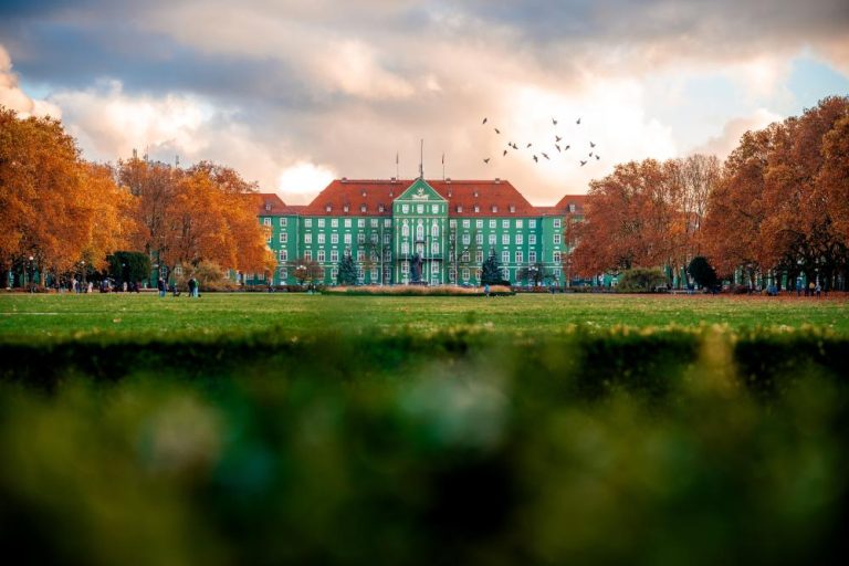 Szczecin. Deficyt w budżecie miasta mniejszy o prawie 70 mln zł, radni przegłosowali zmiany