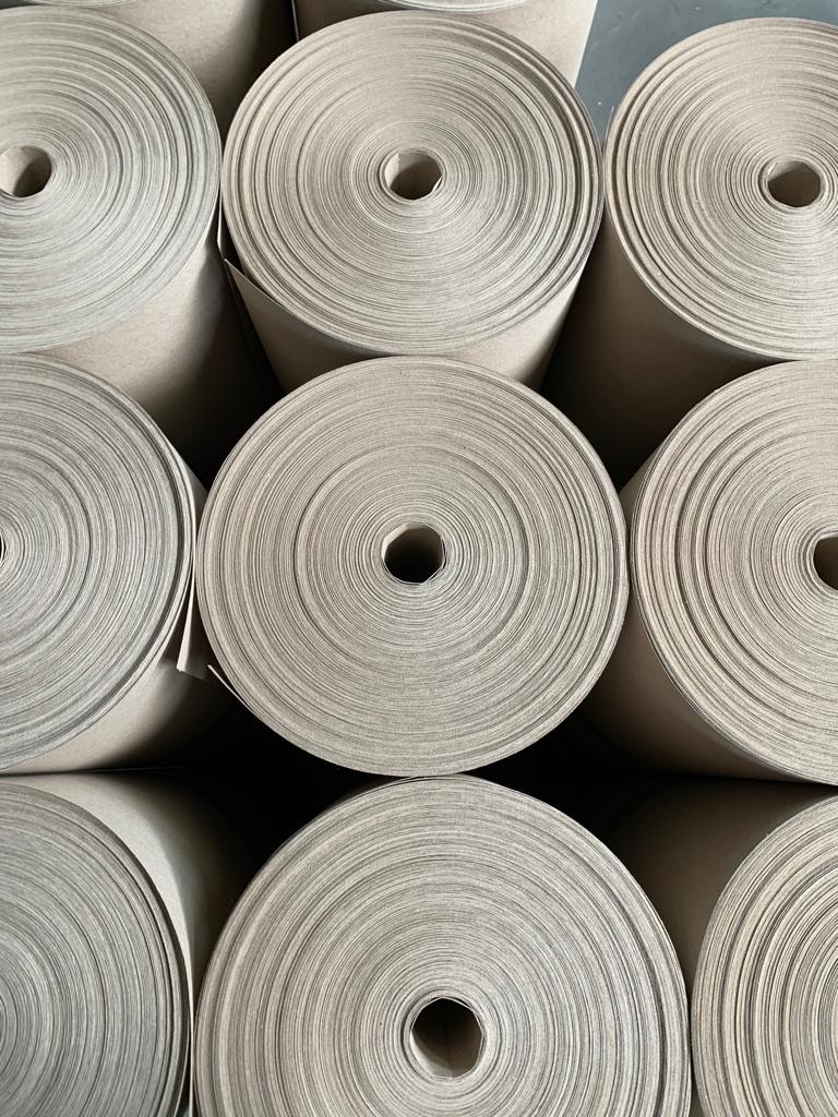 Rolki papieru z recyklingu kartonów po płynnej żywności