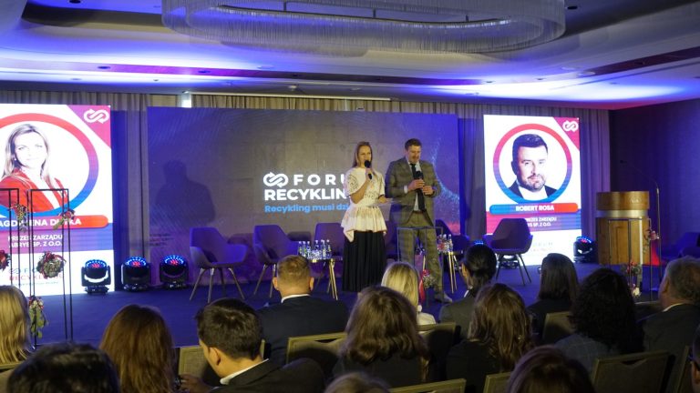 Forum Recyklingu 2025 rozpoczęte – branża spotyka się w Warszawie
