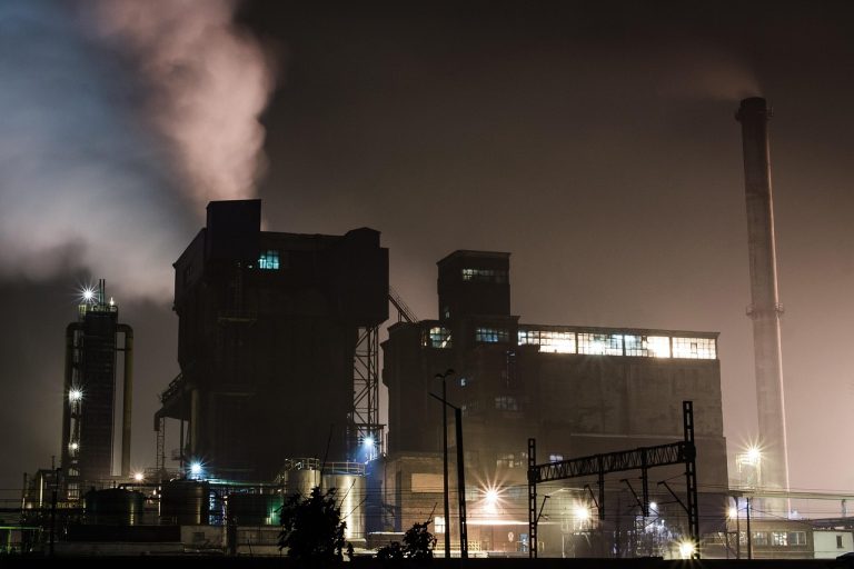 Transformacja ciepłownictwa do 2050 r. może pochłonąć 466 mld zł