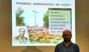 Na Łysicy znów stanie piramida Armińskiego – symbol polskiej geodezji sprzed dwóch wieków