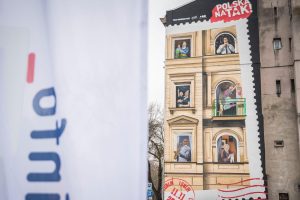 Mural jak pocztówka z Polski – Lublin świętuje Niepodległość z nowym dziełem Mateusza Bąka