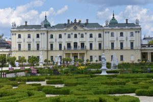 Polski Wersal na nowo odkryty. Nowa ścieżka PTTK odsłania tajemnice pałacu Branickich