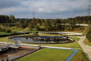 Modernizacja Grupowej Oczyszczalni Ścieków w Chrzanowie nabiera tempa