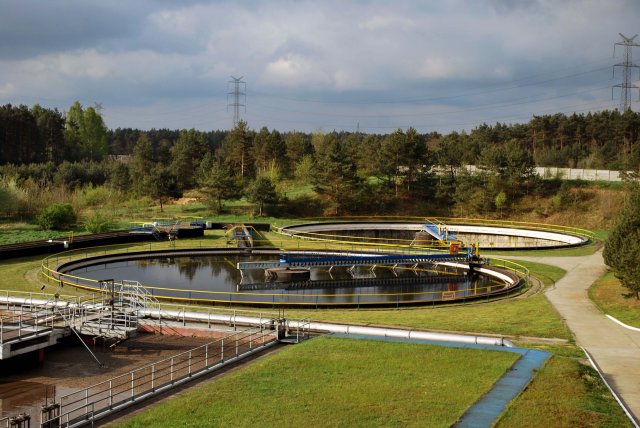 Modernizacja Grupowej Oczyszczalni Ścieków w Chrzanowie nabiera tempa