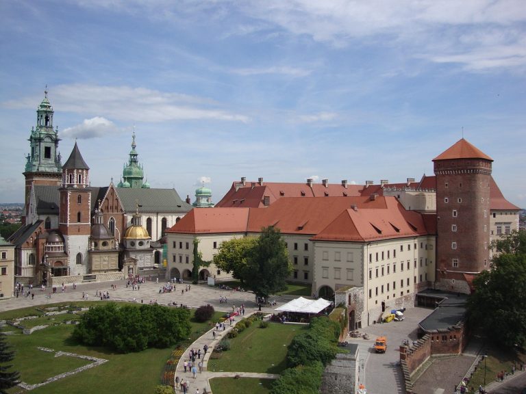 Kraków. Tauron dostarczy prąd z OZE dla Zamku Królewskiego na Wawelu