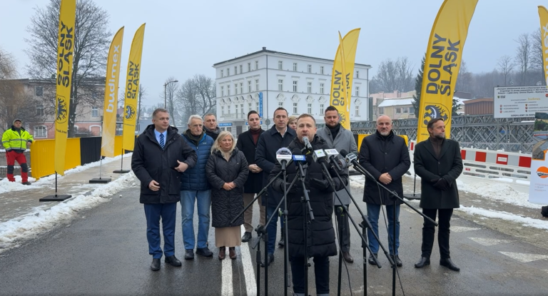 Powódź. Otwarto odbudowany po powodzi most na Białej Lądeckiej w Stroniu Śląskim