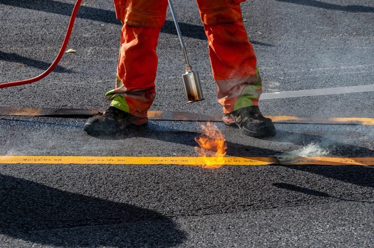 ZDW w Katowicach zamawia przebudowę odcinków dróg nr 408 i 935