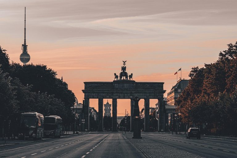 Koniec blackoutu w południowym Berlinie. Mieszkańcom przywrócono dostawy prądu