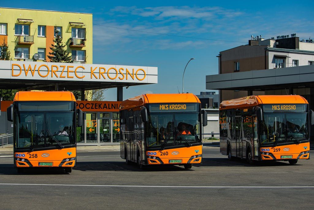 Kryptowaluty i autobusy elektryczne. Co zrobić z nadwyżkami z OZE?
