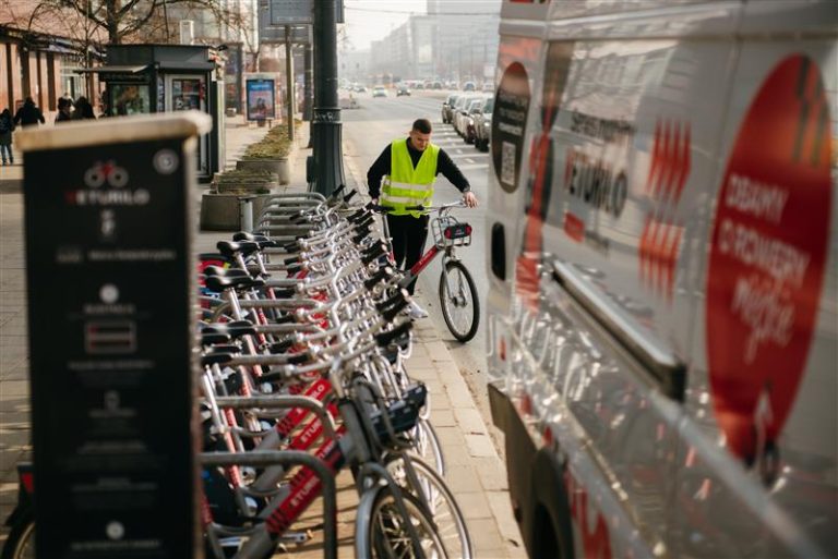 Warszawa. W niedzielę wystartuje sezon miejskich rowerów Veturilo