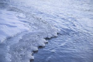 Wisła zamarzła w Toruniu po raz pierwszy od 5093 dni