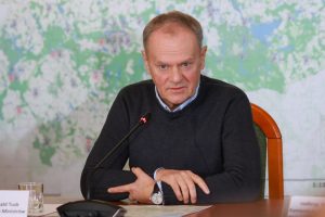 Donald Tusk: Polska nie ma problemu z zapasami paliwa. Orlen nie sprowadza ropy z Iranu