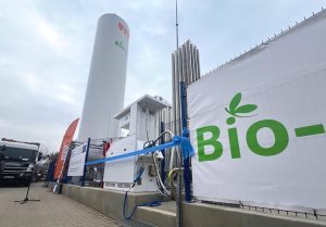 Stacja bioLNG należąca do PGK w Śremie otwarta. Na razie nie ma skąd wziąć zielonego gazu