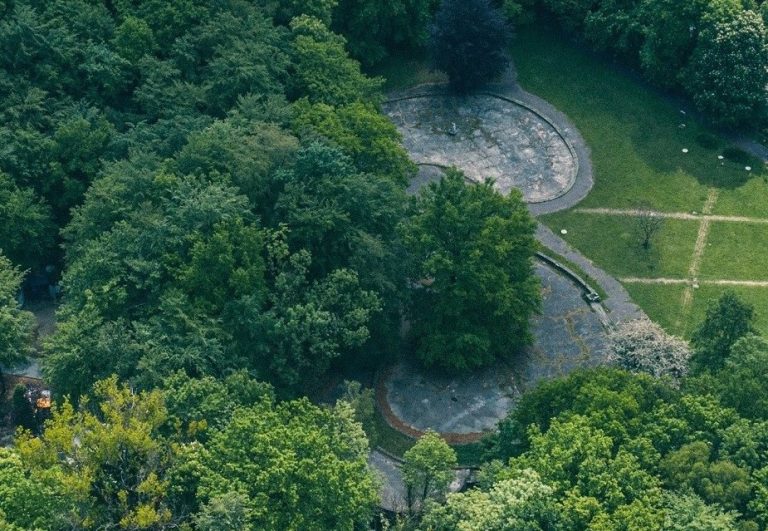 Las z pamięcią i przyszłością. Gliwice chcą przywrócić scenę i fontannę przy tężni