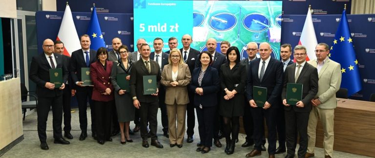 Ponad 2,6 mld zł dofinansowania z FEnIKS na gospodarkę wodno-ściekową. MKiŚ podpisało kolejne umowy