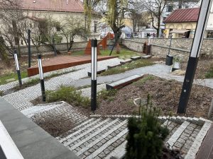 Ogród Pielgrzyma w Wadowicach otwarty – nowa zielona przestrzeń w centrum